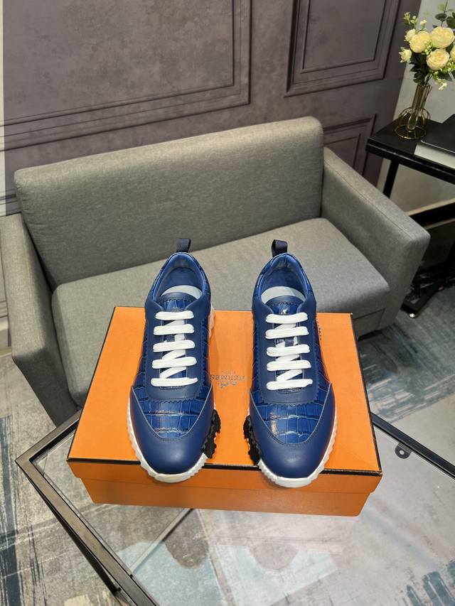 Hermes 爱玛仕 -高端品质 原单 -鞋面：牛皮反绒拼接设计 -内里：进口混种羊皮 -大底：Tpr发泡 橡胶：双色组合成型大底 -超高品控 做工精细：凸显