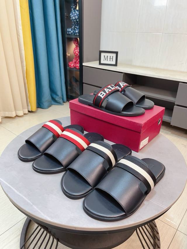 出厂价p Bally~ 最新潮流款拖鞋上市 官网同款 专柜品质 精选头层小牛皮做工休闲百搭 做工精细 用料上层 现货鞋码38到44，45定做