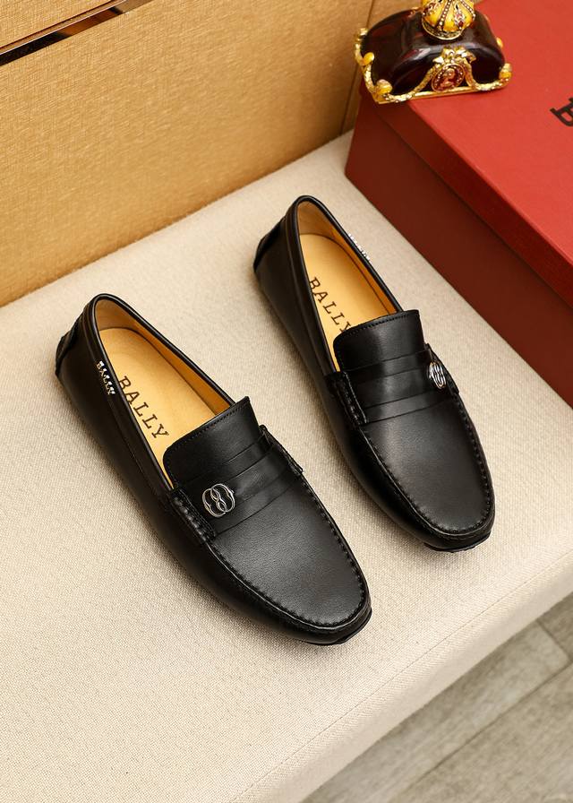 商品商标：Bally 巴利 豆豆鞋 正码码数: 38-44 45.46.47订制 商品材料：精选 进口头层小牛皮鞋面+奢华五金扣，进口猪皮内里。强烈立体视觉效果