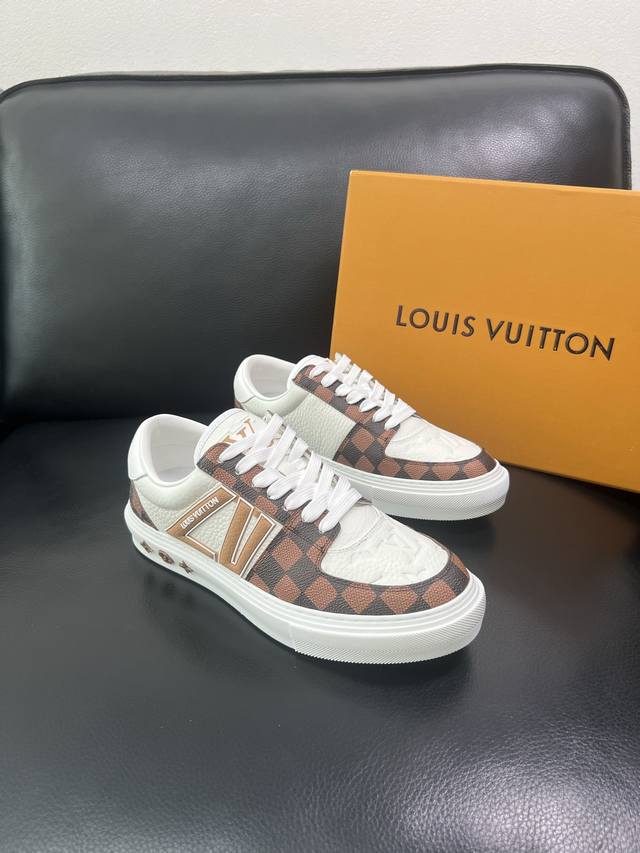 Lv 顶级代购 路易威登，运动板鞋专柜同步，鞋面意大利进口，高品质拼接缤纷色彩复杂工艺品，进口网布里垫柔软舒适，鞋底：原厂特供原版底，Tpu独家活动成型底超级舒