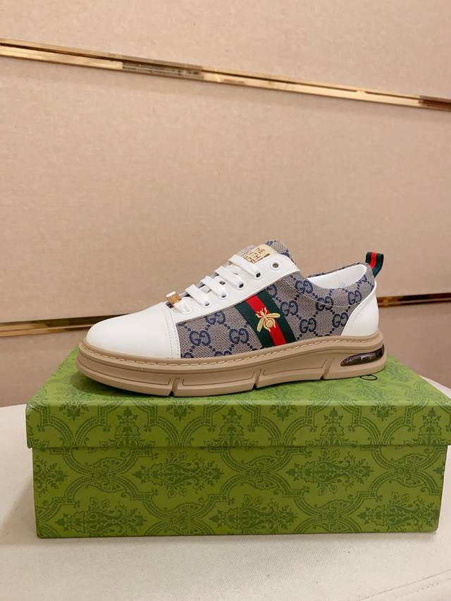 工厂p价 古奇Gucci 官网最新款休闲时尚男鞋，爆款版型简洁大气，潮男专属.独有的官网最新品牌元素原版装饰，时尚又大方，面料原版牛皮羊皮内里，官网指定耐磨休闲