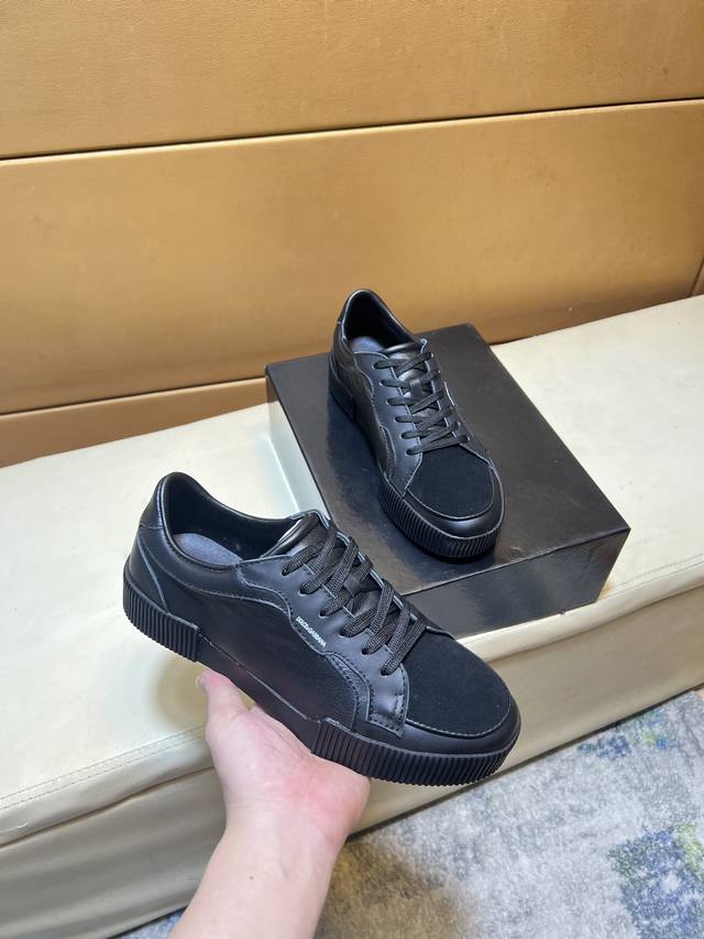 p 蒙口 原单品质.～ 独特现代风运动鞋。休闲鞋潮男必备款 意大利进口原版品牌，进口原版皮，羊里 拒绝脱色磨脚 鞋底：原厂特供原版底，法国懒人风格设计 贴脚 在