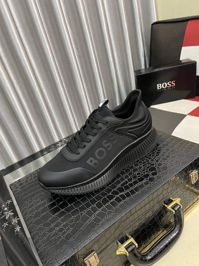 出厂价pp： Boos 男鞋休闲鞋原单品质鞋面采用进口小牛皮，超透气舒适内里做工精细，高端大气。有时尚典范造型。发泡透明耐磨大底，穿着舒适，值得拥有。码数：38