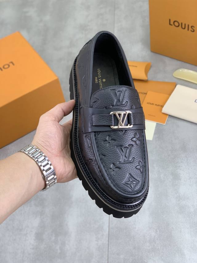 工厂p价p 实价 水染牛里 Louis Vuitton 路易威登商务皮鞋，釆用原版进口意大利原版小牛皮，全水染牛皮内里、专业鞋匠精心手工制，原版厚Eva发泡大底