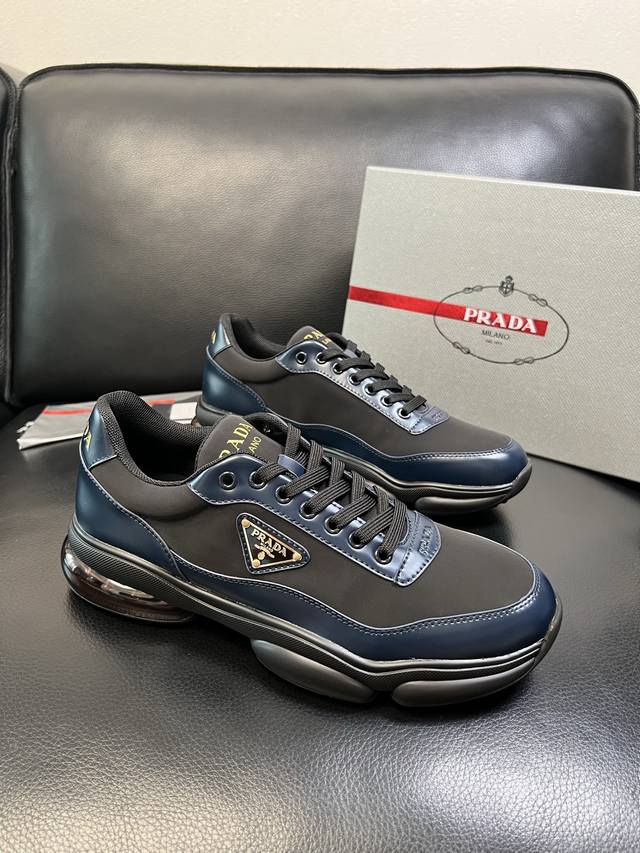 prada 顶级工艺品，普拉达 专柜同步，原厂配置意大利进口牛皮面料，进口牛皮内里垫，透气舒适，鞋底：原厂特供原版底，原厂跟单货 高品质 欢迎对比，码数 38-