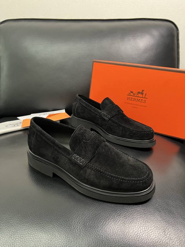 Hermes 顶级工艺品 爱马仕 专柜同步 原厂配置，意大利进口原版牛皮面料，透气舒适进口水染牛里垫，鞋底：原厂特供原版底超级舒适，原厂跟单货 高品质，可随意进