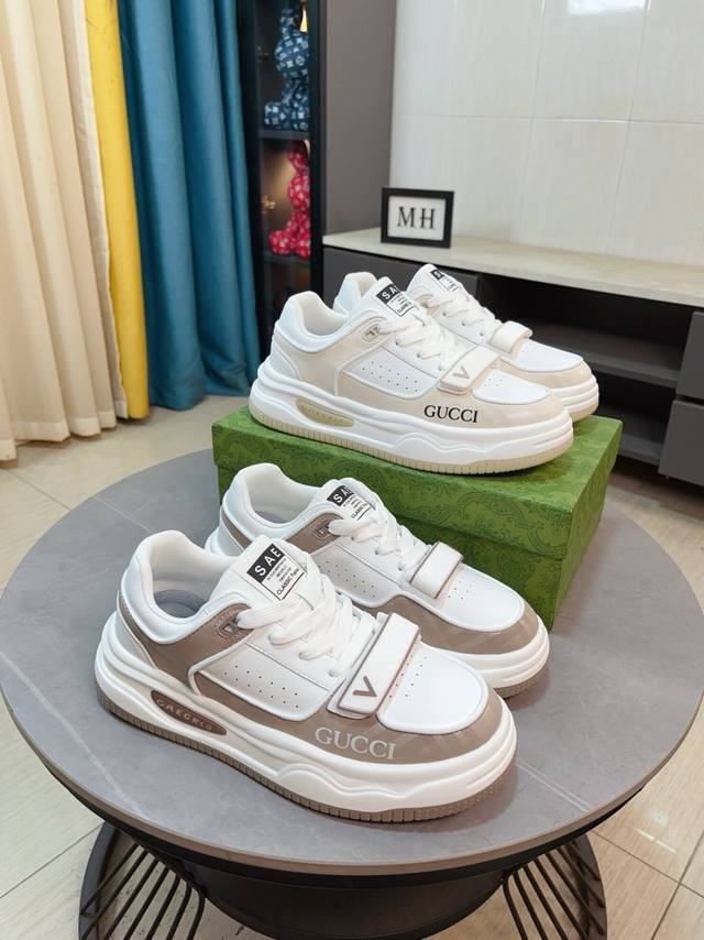 出厂价p Gucci 古奇 新款男鞋高端品牌，最新時尚休闲男鞋，潮流百搭之款，轻松运动风，鞋面意大利进口头层牛皮 真皮内里 加超精细做工。原版个性时尚橡胶耐磨大