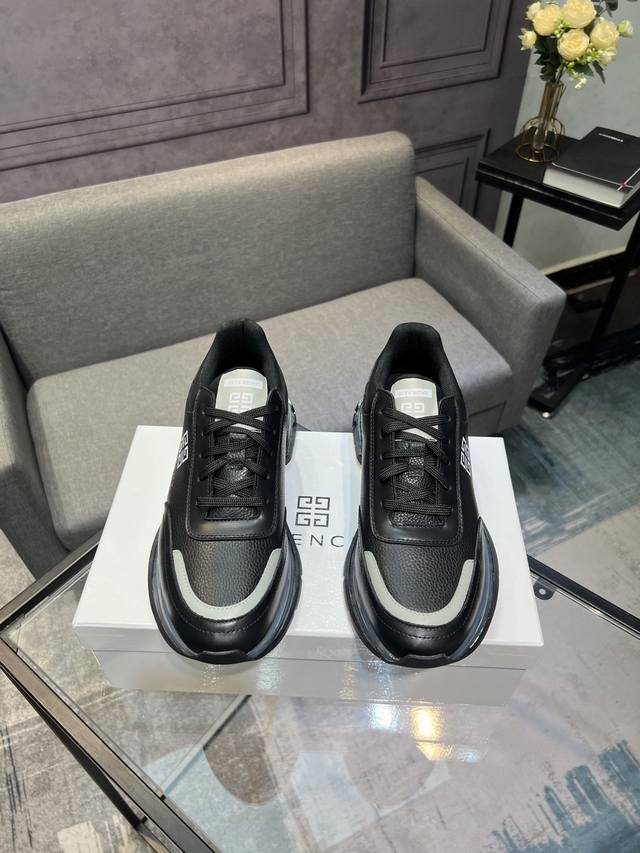 Givenchy纪梵希 .男士新款时尚休闲板鞋热卖进口牛皮.舒适羊皮内里 原版大底 脚感舒适 38-44码 45订做不退换