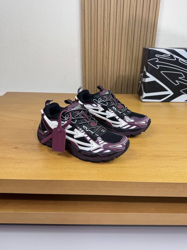 Off-White -高端品质 原单 情侣装休闲运动鞋 -鞋面：进口环保皮.彩印品牌图腾、品牌镂空网帆布、夜跑反光织带、鞋身.鞋舌.车缝品牌塑胶Logo模块 -