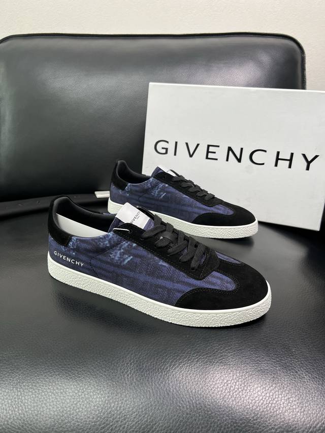 Givenchy 高品质 顶级工艺品 纪梵希 专柜同步原厂配置，意大利进口牛皮搭配网布面料，全鞋配件私模打造，柔软舒适网布内里垫，鞋底：原厂特供原版超级舒适，原