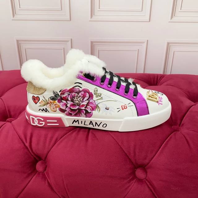 实价： 毛里为订做款. 女款高端版本 品牌大底Dolce & Gabbana 高端质量 品牌大底 独家精工定制上市 工艺点缀绝美奢华闪耀 精湛的做工 众多人至爱