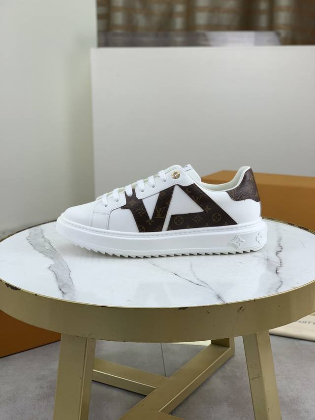 工厂p价p 实价 顶级版本 Louis Vuitton 情侣工艺款 系列 原单 新款Lv路易威登 顶级版本 Lv经典潮鞋！选用进口原版工艺小牛皮 原版透气内里.