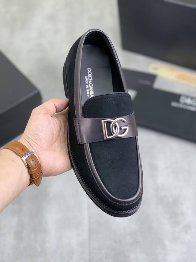 工厂p价p 实价 原单品质 专柜同步 Dolce&Gabbana 杜嘉班纳 ～高品质. Dg懒人豆豆皮鞋、众多明星至爱，采用高端进口头层小牛皮拼接设计+牛皮内里