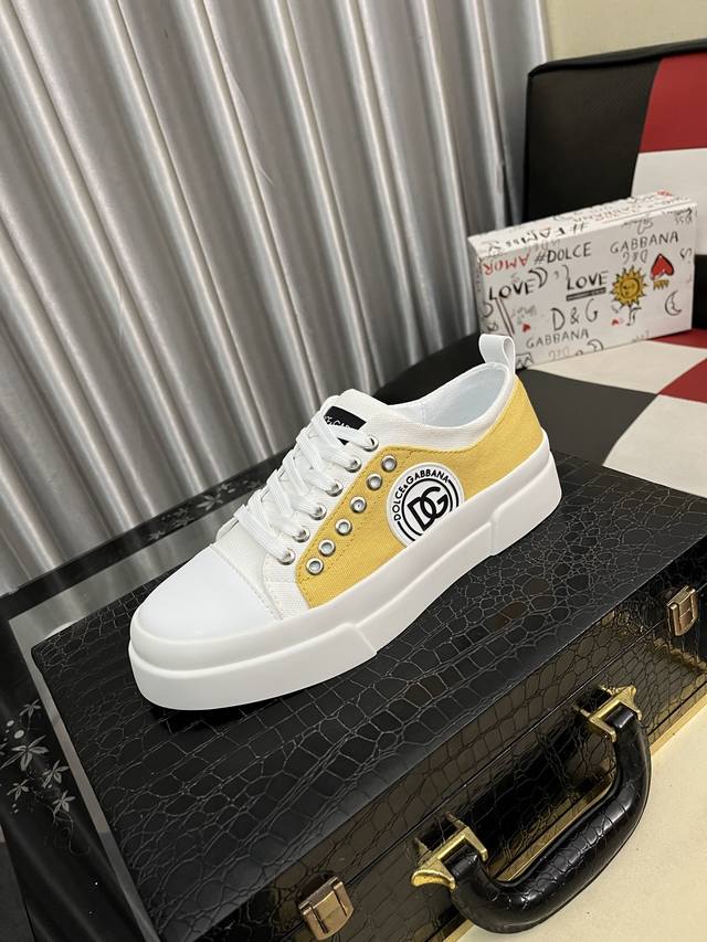 调工厂p价 男装男鞋 运动原单新款Dolce＆Gabbana 顶级原单Dg重工系列，新款休闲时尚鞋版型简洁大气，时尚专属时尚又大方。原版进口小牛皮，舒适的羊皮内