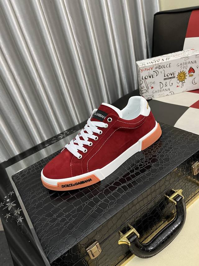 调工厂p价 男装男鞋 运动原单新款Dolce＆Gabbana 顶级原单Dg重工系列，新款休闲时尚鞋版型简洁大气，时尚专属时尚又大方。原版进口小牛皮，舒适的羊皮内