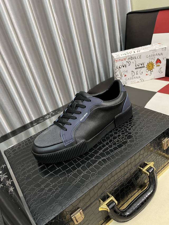 调工厂p价 男装男鞋 运动原单 新款Dolce＆Gabbana 顶级原单Dg重工系列，新款休闲时尚鞋版型简洁大气，时尚专属时尚又大方。原版进口小牛皮，舒适的羊皮