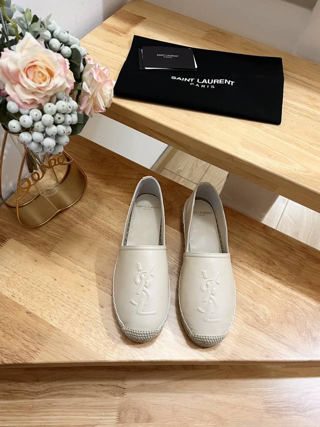 工厂p价 女装女鞋 运动原单 Saint Laurent 圣罗兰 年 早春 新款 渔夫鞋 ，带锥刻联结Ysl标志、麻绳中底和内底。 收起 羊皮革 橡胶鞋底 码数