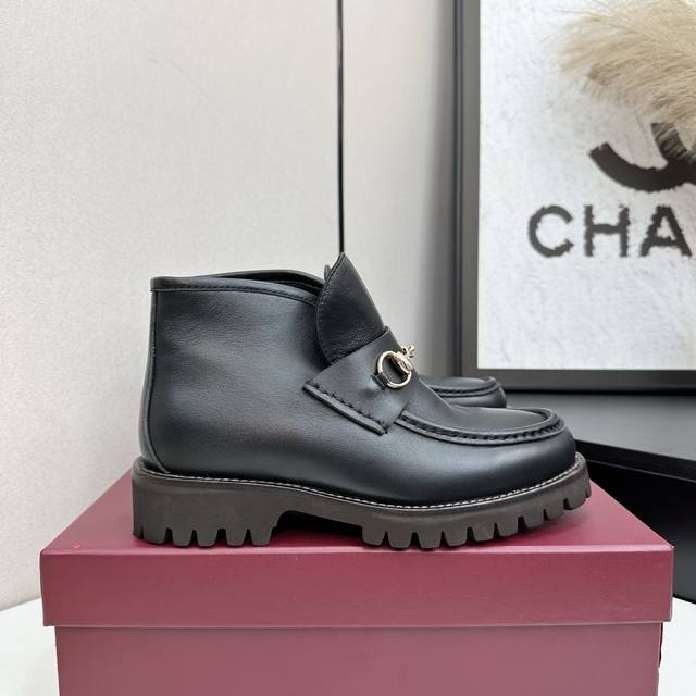 工厂p价 女装女鞋 运动原单 Gucci 古驰 古奇2025 G家秋冬新品 走秀款 经典马衔扣切尔西短靴 高帮鞋主打系列终于面世，狠货值得期待！原有的经典 创造