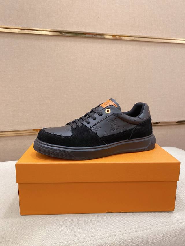 调工厂p价 男装男鞋 运动原单 Louis Vuitton 路易威登 Lv 新款专柜同步发售，鞋面意大利进口头层牛皮，全进口羊皮内里，完全1比1复刻，鞋底：原厂