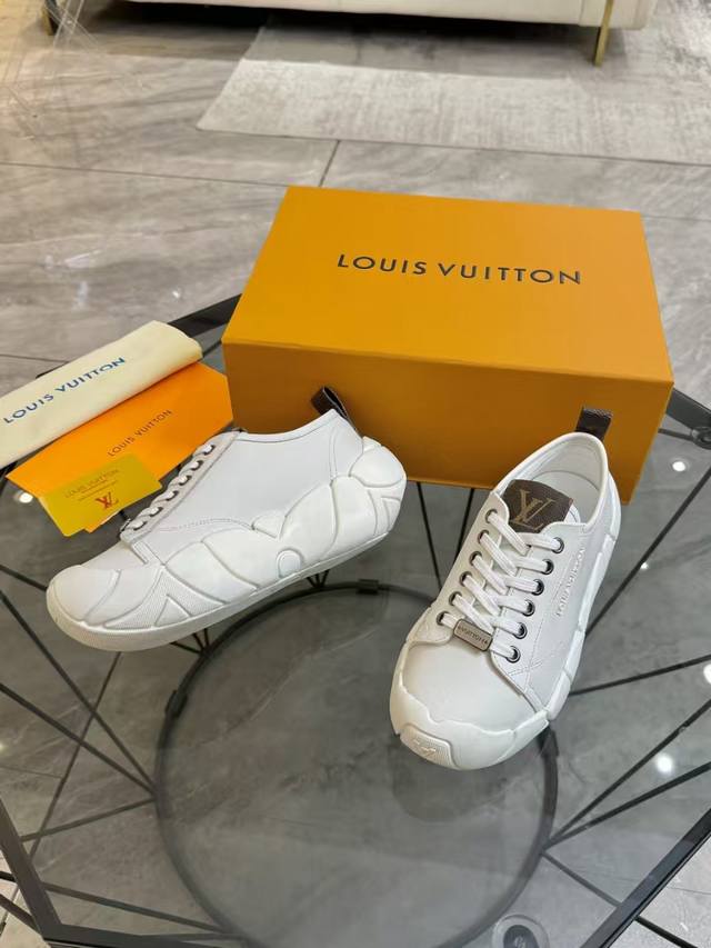 工厂p价 女装女鞋 运动原单 Louis Vuitton 25款Lv 路易威登秋冬新厚底小白鞋 休闲鞋 可爱十足非常减龄，完全不害怕显腿短，穿上后显得腿又瘦又直