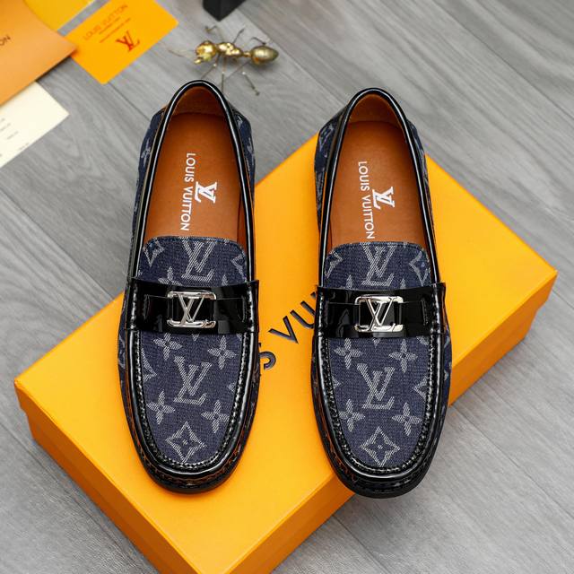 商品商标：Lv 路易威登 休闲套脚鞋 正码码数: 38-45 45 定做不退换 商品材料：精选透气织布拼接鞋面 牛皮内里 橡胶大底