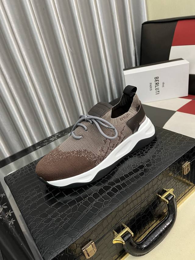 出厂价pp： Berlui 布鲁缇布鲁提手工擦色休闲皮鞋，进口专用牛皮面擦色效果，配合真皮镭射雕刻图案 尽显奢华工艺 牛皮内里专用模具橡胶大底 鞋面雷射品牌专用