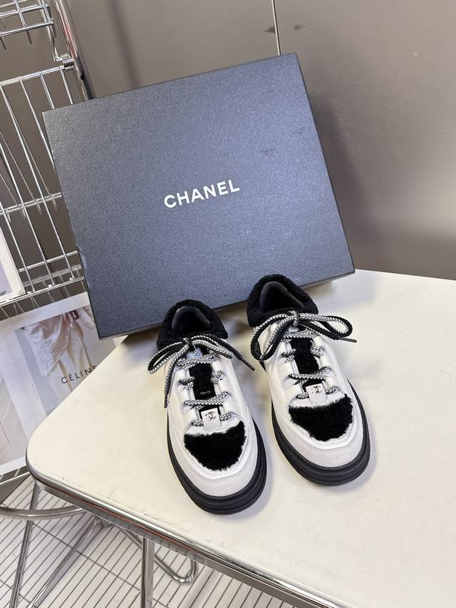 Chanel 香奈儿最新25C休闲运动鞋 原版模具定制 无敌漂亮又好穿 绝对仙女款 超级舒服，配色高级耐看 百搭 率性的休闲运动风，飒爽又自然，演绎香奈儿的时髦
