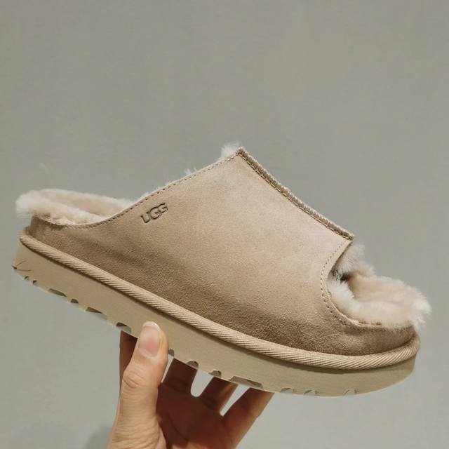Ugg波特舒芙蕾｜Kendall Jenner 同款 自在穿脱，休闲舒适！ Ugg波特舒芙蕾拖 翻毛皮鞋面 毛茸里衬 翻毛皮鞋面、双线缝设计 10Mm羊皮毛里衬