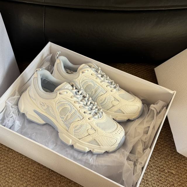 Size 35-40 41订做不退不换 顶版Dior Chrono 运动鞋新品 24S 明星款 混合搭配各种材质 超好搭好穿 ，上脚绝绝子