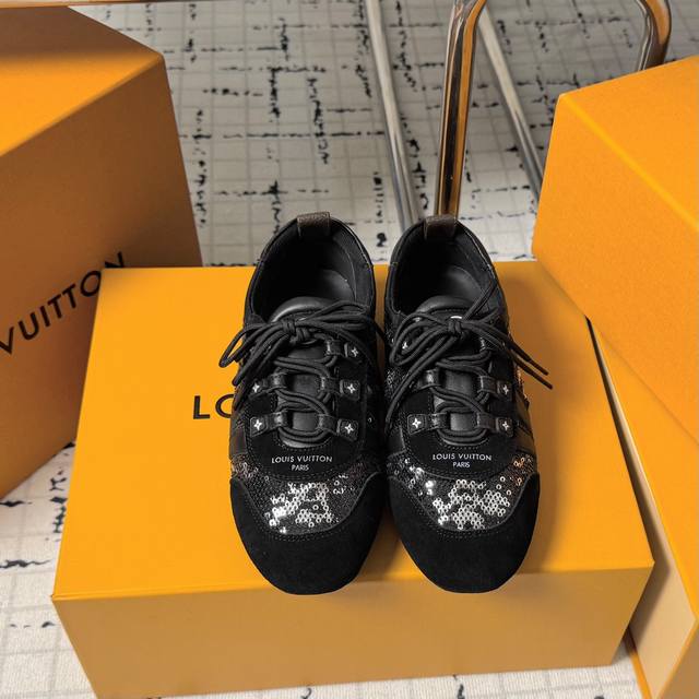 顶级版本：情侣款 Size: 35-40 41订不退不换 Lv路易威登 L家 驴牌 最新Sneakerina系列 情侣款 芭蕾运动鞋 德训鞋 休闲 平底鞋 球鞋
