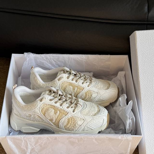 Size 35-41 41订做不退不换 顶版Dior Chrono 运动鞋新品 24S 明星款 混合搭配各种材质 超好搭好穿 ，上脚绝绝子