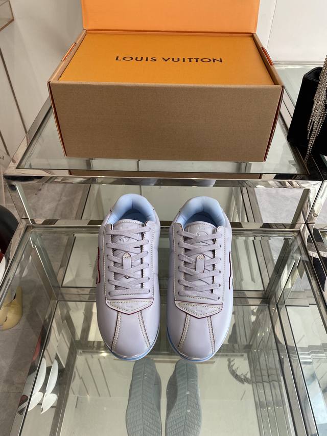 女款 男款520Louis Vuiton 路易威登 菲董联名 走秀款 胖丁 厚底 休闲 运动鞋 阿甘鞋 此次系列包括从简约风格的运动鞋到引人注目的跑鞋 Lv 以