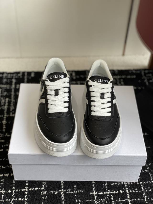 代购级薄底 厚底 Celine思琳赛琳 新色 Celine Runner 动鞋鞋舌和鞋后帮饰有Celine标志运动鞋 鞋后帮和侧面压印Celine标志 厚底面包