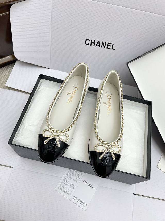 飞机盒10 代购级 Chanel25Ss夏季新款链条蝴蝶结单鞋 专柜品质 每年必入的经典款之一！设计 更加彰显和品味～所有材质都根据原版定制！购入正品开发。万能