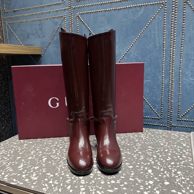 gucci古驰 经典马衔扣靴子系列！走秀款！代购级牛皮开边珠皮靴，重工艺所有制作整个做工与原版一致！ 经典考究，高贵洋气Gucci优雅风范 ①鞋面：开边珠牛皮+