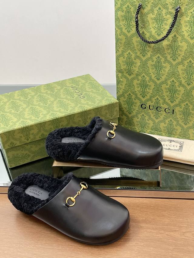福利 新品厚底Gucci马衔扣男女同款情侣羊毛穆勒鞋 美利奴羊毛拖鞋 官网同步，原版一比一复制，最高版本所有材质细节均与Yb一致 常年做货。 面料：进口牛皮 内