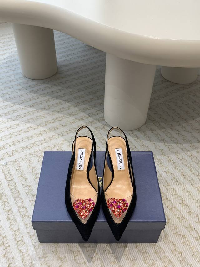 Aquazzura 24Ss 惊艳火爆款、菠萝 王室贵族的钟爱雍容华贵、气质高雅、到手如图柜级品质 进口羊皮 真丝 璀璨别致水钻饰扣、小羊皮内里、意大利真A级真