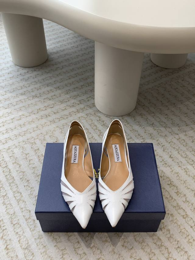 Aquazzura 24Ss 惊艳火爆款、菠萝 王室贵族的钟爱雍容华贵、气质高雅、到手如图柜级品质 面料进口麂皮 原版开模网纱 小羊皮内里、意大利真A级真皮大底
