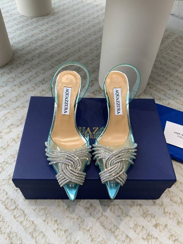 Aquazzura 24Ss 惊艳火爆款、菠萝 王室贵族的钟爱雍容华贵、气质高雅、到手如图柜级品质 进口真丝 pv C透明片面料．璀璨别致水钻饰扣、小羊皮内里、