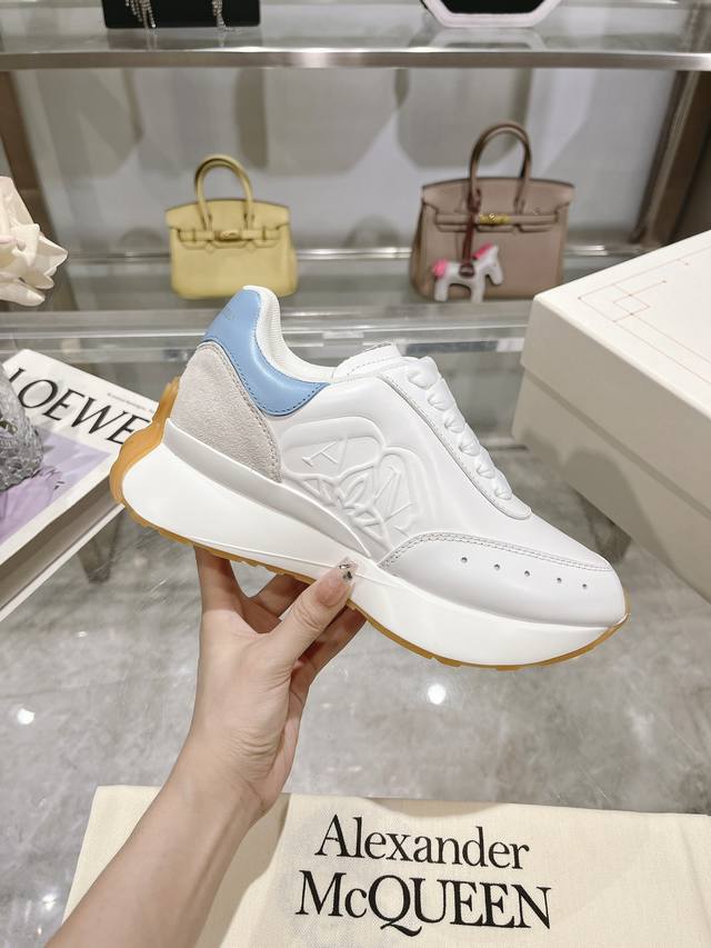 Alexander Mcqueen 亚历山大麦昆 春夏男Sprint运动情侣款 鞋侧面饰有时尚个性字母Seal Logo标志 内里网 牛皮垫脚，不脱层不褪色，最