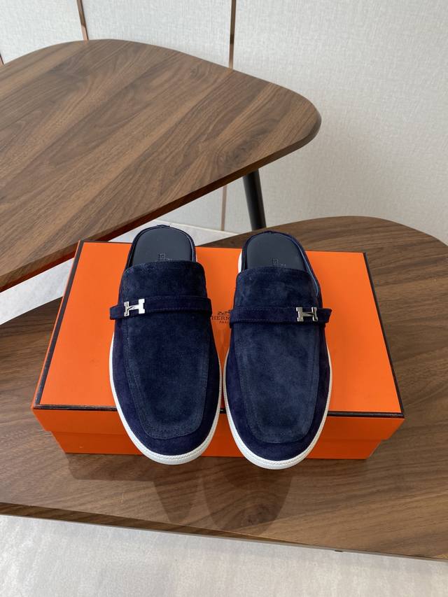 女款 男款 Hermes Ss 25New Arrival～ H家 情侣款 穆勒拖鞋新品 H家圆头造型的穆勒拖 还是第一款，上脚包裹感更强，走路更跟脚 进口麂皮