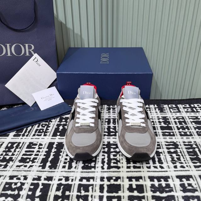 Dior Mile Runner Neoprene Suede 迪奥新款休闲运动鞋 由创意总监 Jonathan Anderson操刀，为 2026 春夏Ss2