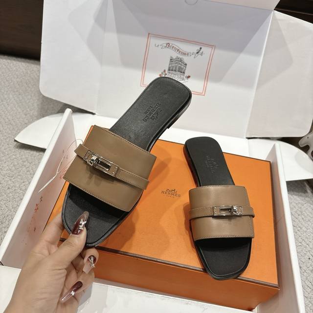 皮扣 出厂价p Hermes 爱马仕Giulia凉鞋系列 时尚又百搭 超级舒服 每个细节都做到极致 独家开模纯钢Kelly扣五金 原版Swift小牛皮 原版1: