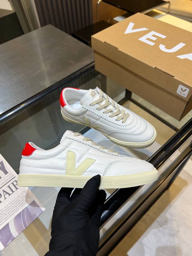 法国Veja 运动鞋 原版定制私模大底可拆卸鞋垫Logo印花镶嵌 面料:进口牛皮+牛反绒 内里：意大利进口帆布 大底：硫化防滑大底 码数：女款35-39 40定