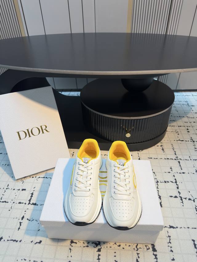 dior 迪奥 25 2025秋冬新品 顶级版本 专柜主打新款 Cd情侣款运动鞋 硬货上新 Bs代购级别！高级感十足！国内外博主刷爆的一款，复古又时髦 上脚美炸