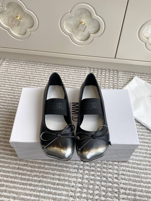 Maison Margiela Mm6 马吉拉｜新品苹果头芭蕾舞单鞋 顶级品质 时髦又好穿 超喜欢可可爱爱～好乖啊 超仙的一款芭蕾舞鞋 小仙女必备款 搭配裙子牛