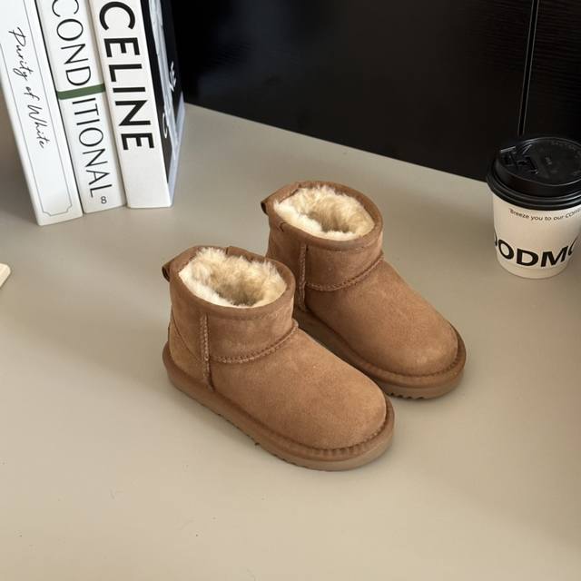 Ugg经典基本儿童款# 低筒 儿童的最佳选择 Size：25-34 Color：栗色 .灰色. 巧色. 黑色.