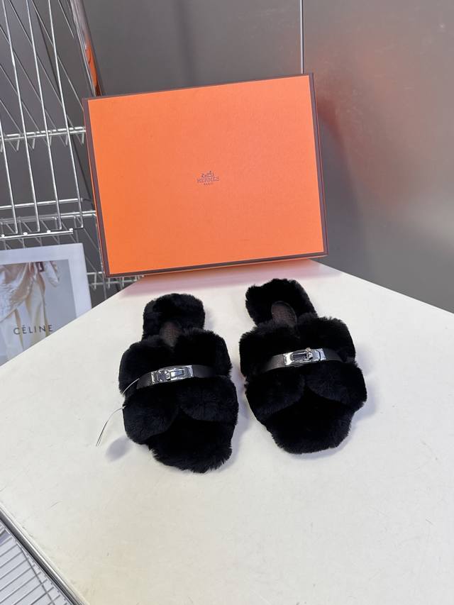 Hermes爱马仕经典Kelly扣H拖 高定版本 经典常青树系列单品 面料 ：皮毛一体毛 包中底料 ：毛质剪糕直毛 所有中底料 ：真皮皮浆+意大利做法组合中底