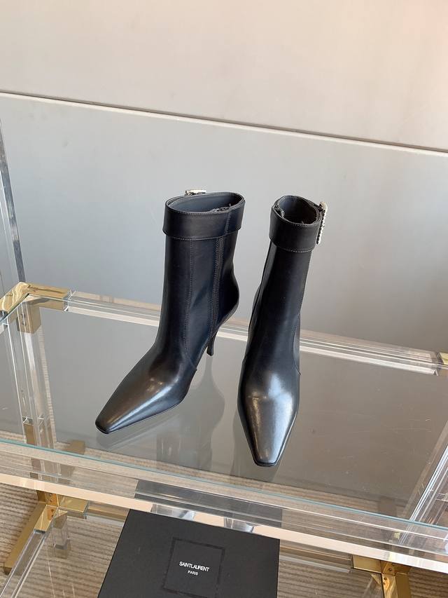 出厂价p Ys*新款钻扣高跟短靴 杨树林最懂女人心 不接受反驳 超级无敌女人味神器 鞋面小牛皮 内里垫脚羊皮 意大利真皮大底 跟高9Cm 尺码35-39 34定