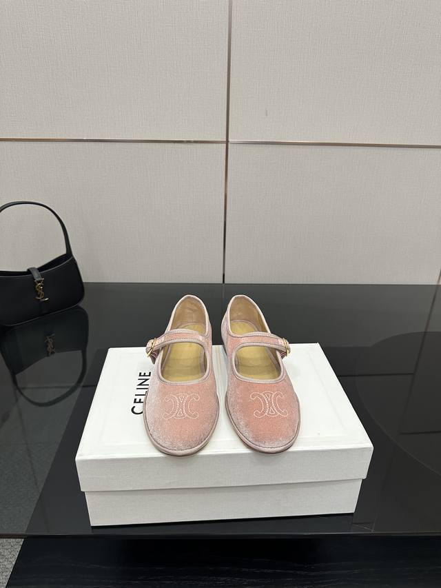 顶级品质 Celine 25｜新款丝绒玛丽珍 经典中的经典，百搭中的战斗机 选它，绝不出错！ Size 35-41 40 41定做